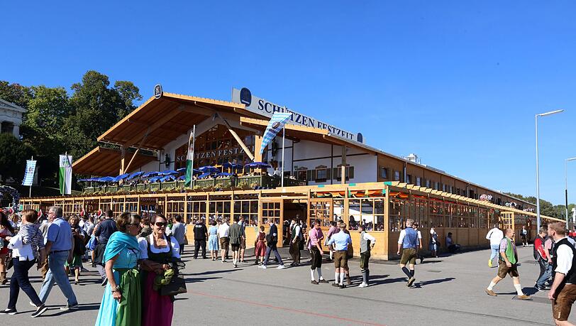 Das Schützen-Festzelt auf dem Oktoberfest. (Archivbild) Das Schützen-Festzelt auf dem Oktoberfest. (Archivbild)