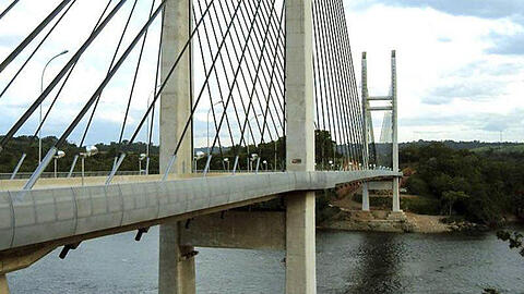 Die Brücke verbindet Oiapoque im brasilianischen Bundesstaat Amapá mit Saint-Georges in Französisch-Guyana.