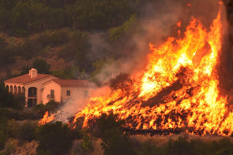 Das Feuer ist zum viertgrößten Flächenbrand in Kalifornien seit 1932 angewachsen.