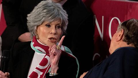 Stargast Jane Fonda wies Richard Lugner bei der Präsentation erst mal zurecht.