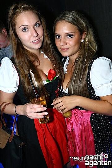 Im neuraum findet derzeit ein After-Wiesn-Showmarathon statt: "16 Tage Wies&rsquo;n - 16 Tage neuraum". Mehr Bilder unter www.nachtagenten.de