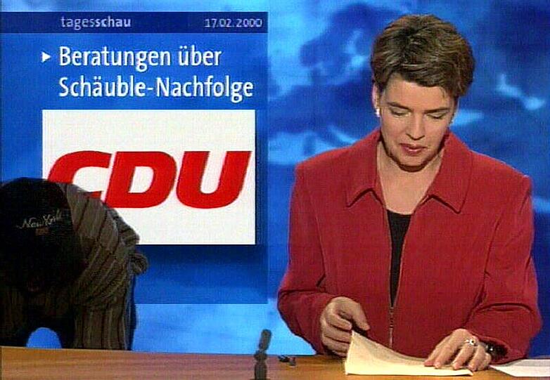 "Guten Morgen", sagte Susanne Daubner zu Beginn ihrer Nachrichtensendung in der ARD vor einigen Jahren. "Guten Morgen", war auch die Antwort aus dem Off, den ein Putzmann wollte noch schnell sauber machen und hatte nicht mitbekommen, dass sie schon auf Sendung war. Eine lustige Situation.