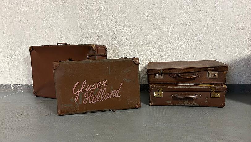 Ein Teil der neuen Ausstellung: Die Koffer sollen jene Koffer darstellen, die die KZ-Häftlinge in Auschwitz beschriften mussten. Ein Teil der neuen Ausstellung: Die Koffer sollen jene Koffer darstellen, die die KZ-Häftlinge in Auschwitz beschriften mussten.