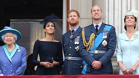 Vor dem Megxit: Herzogin Meghan und Prinz Harry bei einem Balkon-Auftritt mit den Royals.