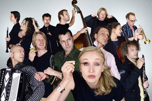 Blumenkinder mit ungewöhnlichem Musik-Mix.