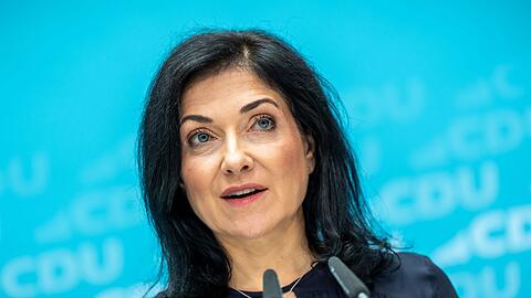 Die Lebensarbeitszeit muss steigen, sagt Wirtschaftsministerin Katherina Reiche. (Archivbild)