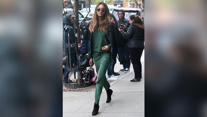 Auch Model Jourdan Dunn trägt Sweatpants im Alltag.