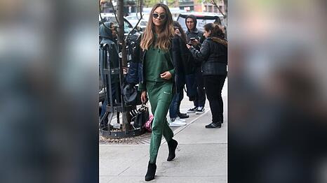 Auch Model Jourdan Dunn trägt Sweatpants im Alltag.
