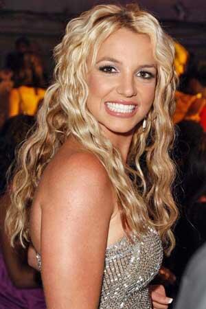 Pop-Sängerin Britney Spears (29) macht auf sexy und verführerisch: Ihr neues, mittlerweile siebtes Studioalbum wird "Femme Fatale" heißen und Mitte März auf den Markt kommen.