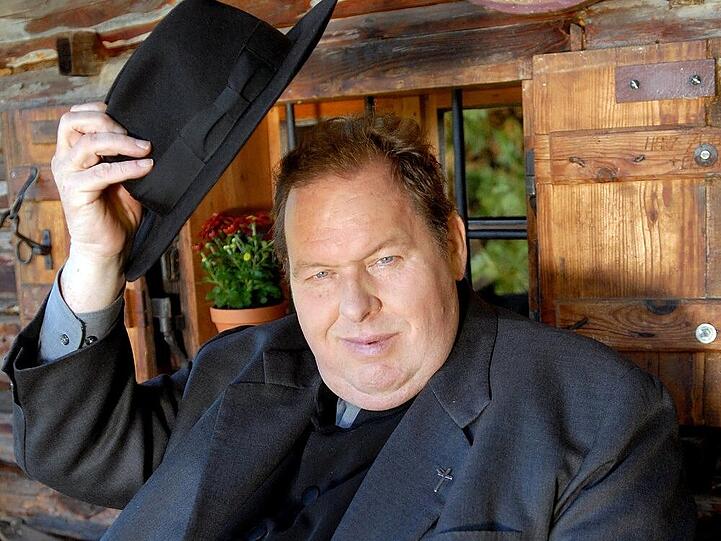 Ottfried Fischer alias Pfarrer Braun sagt Servus