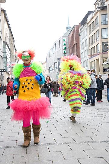 Buntes Treiben am Faschingssonntag in der Innenstadt
