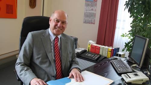 Generalstaatsanwalt Klaus Hubmann ist stolz auf seine Erfolgsstatistik. Doch nun kommen Zweifel an deren Zustandekommen auf. Generalstaatsanwalt Klaus Hubmann ist stolz auf seine Erfolgsstatistik. Doch nun kommen Zweifel an deren Zustandekommen auf.