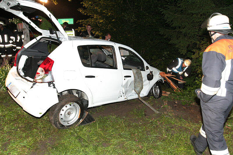 Schlimmer Unfall: Ein Mann fährt in die Priem und stirbt.