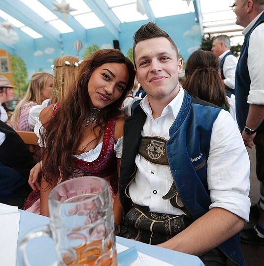 Der EHC feierte am Sonntag auf der Wiesn mit dem Wiesn-Playmate!