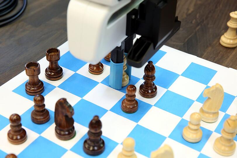 Elf Millionen Euro bekommt die neue TU-Fakultät für Robotik und künstliche Intelligenz. Sie forscht als Erstes für Ältere.