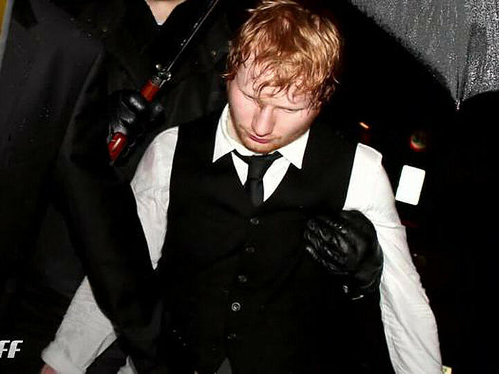 Musste nach den Brit Awards getragen werden: Ed Sheeran