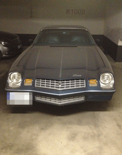 Da geht allen US-TV-Krimi-Fans das Herz auf: Ein Chevrolet Camaro Berlinetta