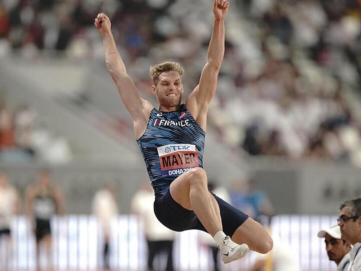 Liegt nach dem ersten Zehnkampf-Tag auf Rang drei: Weltrekordler Kevin Mayer aus Frankreich beim Weitsprung.