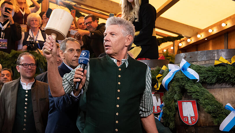 Darf er heuer wieder anstechen? Für Münchens OB Dieter Reiter (SPD) steht die Wiesn 2022 nicht auf der Kippe. (Archivbild)