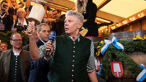 Darf er heuer wieder anstechen? Für Münchens OB Dieter Reiter (SPD) steht die Wiesn 2022 nicht auf der Kippe. (Archivbild)