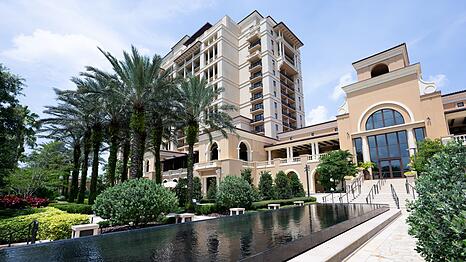 Ein Basiscamp als Wohlfühloase ist wertvoll: Der FC Bayern hatte so ein Teamhotel in Orlando, quasi mitten in Disneyland.