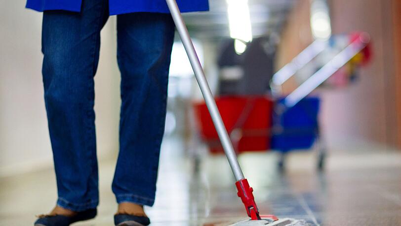 11 Prozent der Haushalte in Deutschland besch&auml;ftigen laut IW eine Haushaltshilfe. (Symbolfoto)