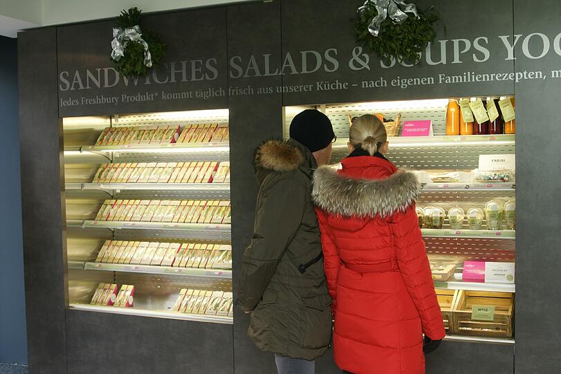Welches nehmen wir denn bloß? Tipp: Das Krebsfleisch-Avocado-Sandwich mausert sich zum Renner.
