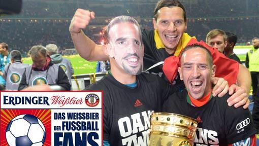 So feierten die Bayern den Pokal-Triumph (von links): Manuel Neuer (mit Ribéry-Maske), Daniel van Buyten und Franck Ribéry. So feierten die Bayern den Pokal-Triumph (von links): Manuel Neuer (mit Ribéry-Maske), Daniel van Buyten und Franck Ribéry.