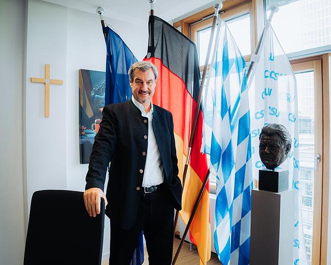 Ministerpräsident Markus Söder (CSU) beim Termin mit der AZ in dieser Woche in seinem Büro in der CSU-Landesleitung.