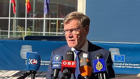 "Wer nicht anf&auml;ngt, der kommt zu keinem Ergebnis", sagt Bundesau&szlig;enminister Johann Wadephul.