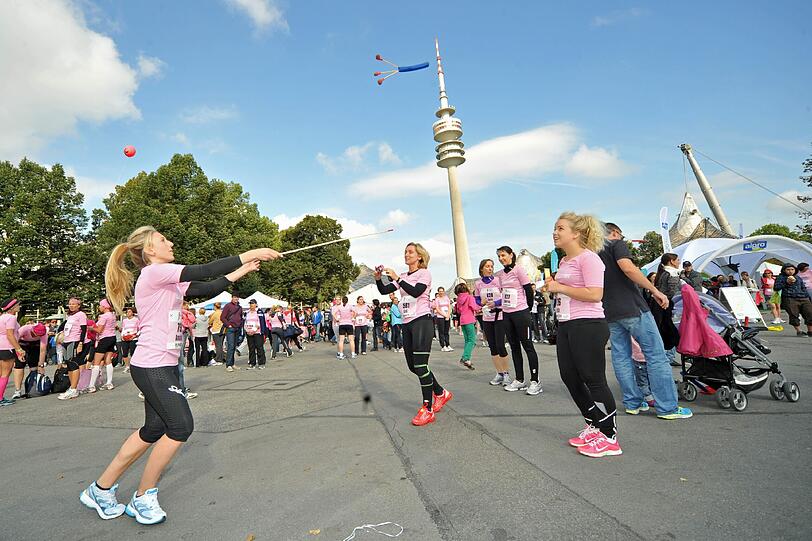 Rosa Frauenpower im Olympiapark: Die Bilder vom Women's Run 2012.