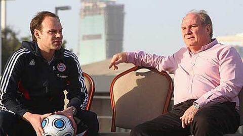 Christian Nerlinger neben seinem Vorgänger: Der 42-Jährige beerbte einst Uli Hoeneß im Amt als Bayern-Manager.