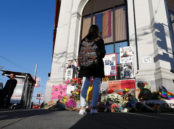 Die Menschen in Orlando trauern um die 50 Opfer des Terrorangriffs.