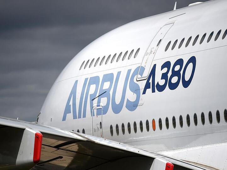 Die USA dürfen Strafzölle auf EU-Wareneinfuhren im Wert von 7,5 Milliarden Dollar erheben. Die WTO genehmigte die Vergeltungsmaßnahme nach den rechtswidrigen EU-Subventionen für den Flugzeugbauer Airbus.