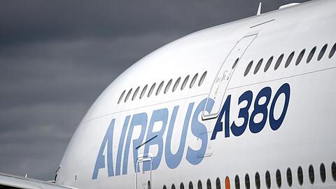 Die USA dürfen Strafzölle auf EU-Wareneinfuhren im Wert von 7,5 Milliarden Dollar erheben. Die WTO genehmigte die Vergeltungsmaßnahme nach den rechtswidrigen EU-Subventionen für den Flugzeugbauer Airbus.