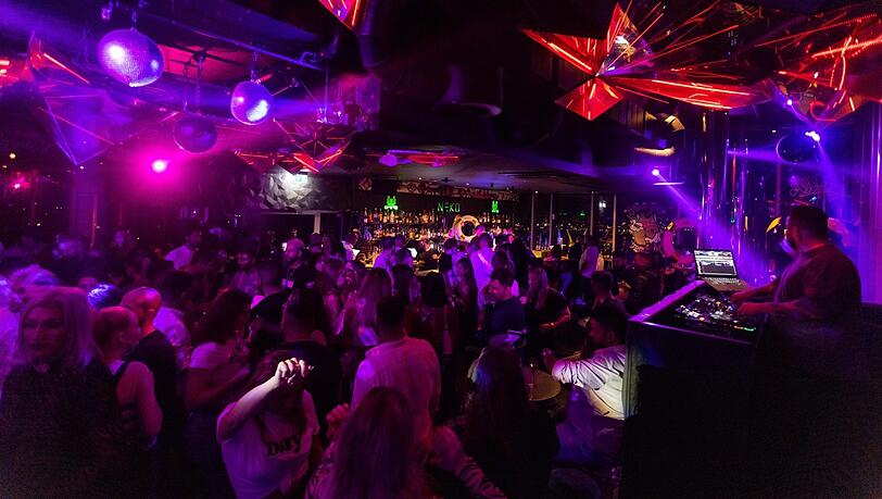 Tanzen und Feiern im Club: An Stillen Feiertagen eigentlich verboten. (Symbolbild)