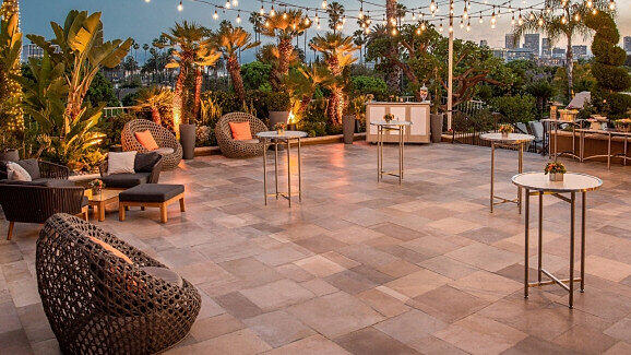 Die schicke Terrasse des Bayern-Hotels in Los Angeles.