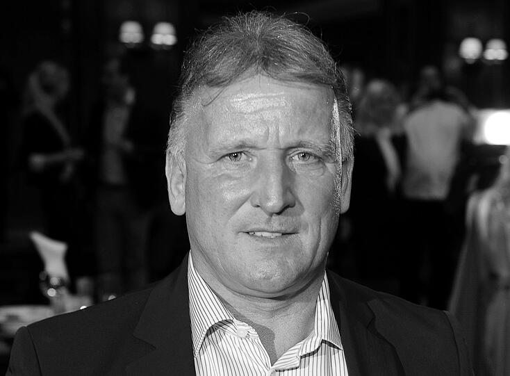 Andreas Brehme ist am 20. Februar im Alter von 63 Jahren gestorben. Die Todesursache des langjährigen Fußballnationalspieler und Weltmeister war ein unerwartetes Herzversagen.
