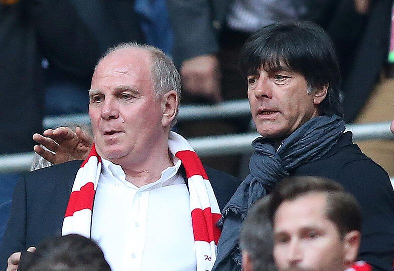 Jogi Löw (Bundestrainer): Als Nationaltrainer gewann der 55-Jährige den Weltmeister-Titel, auf Vereinsebene lief es aber nicht so erfolgreich. Trotzdem sollen ihn die Bayern wollen, wie der Münchner Merkur berichtet. Hat noch einen Vertrag bis 2018 - könnte aber nach der EM 2016 dank einer Ausstiegsklausel zum FCB wechseln.