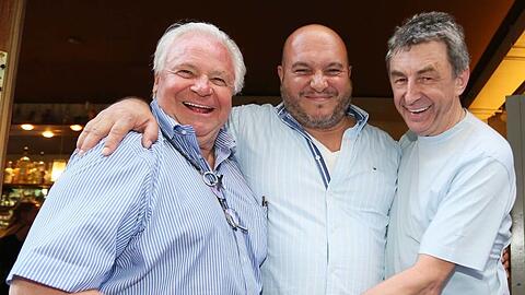 Gastgeber mit Herz: Thierry Leoncelli (M.) mit seinen Kollegen und Freunden Eckart Witzigmann und Hans Haas (r.) im L&rsquo;Atelier.