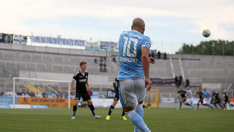 Spiele im leeren Grünwalder Stadion wären für Timo Gebhart und die Löwen immer noch besser als gar kein Fußball. Spiele im leeren Grünwalder Stadion wären für Timo Gebhart und die Löwen immer noch besser als gar kein Fußball.