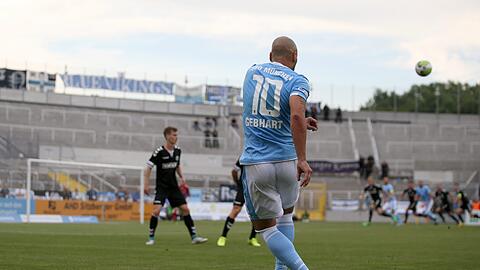 Spiele im leeren Grünwalder Stadion wären für Timo Gebhart und die Löwen immer noch besser als gar kein Fußball.