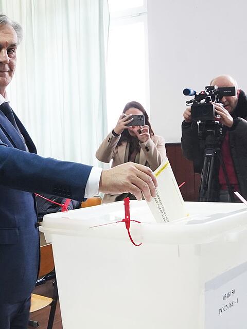 Auch nach der teilweisen Wahlwiederholung bleibt der Regierungsmann Sinisa Karan Pr&auml;sident des serbischen Landesteils von Bosnien. (Archivbild)