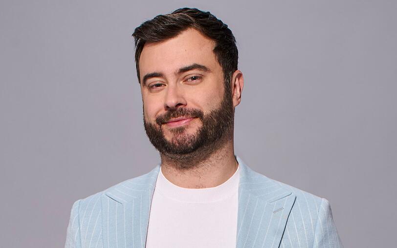 Seit 2013 ist Sebastian Klussmann - Spitzname "Der Besserwisser" - fester Bestandteil von "Gefragt - Gejagt". Seit 2013 ist Sebastian Klussmann - Spitzname "Der Besserwisser" - fester Bestandteil von "Gefragt - Gejagt".