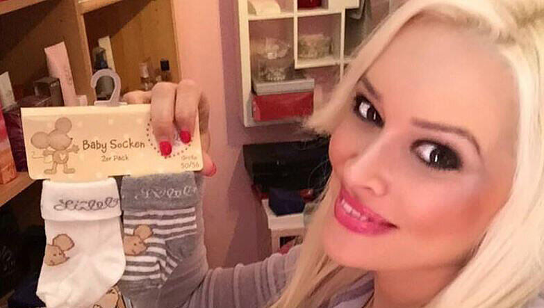 Daniela Katzenberger ist bereit für ihr Baby, das in drei Wochen auf die Welt kommen soll. Daniela Katzenberger ist bereit für ihr Baby, das in drei Wochen auf die Welt kommen soll.