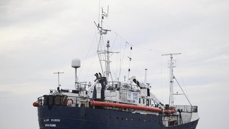 Das Rettungsschiff "Alan Kurdi" hatte die Menschen am 3. April vor der libyschen Küsten gerettet und fuhr danach auf dem Mittelmeer. Das Rettungsschiff "Alan Kurdi" hatte die Menschen am 3. April vor der libyschen Küsten gerettet und fuhr danach auf dem Mittelmeer.