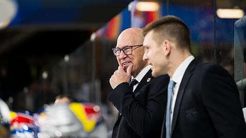 Seine Ideen fruchten und sorgen für spitzbübisch wirkende Freude: EHC-Trainer-Unruheständler Don Jackson.