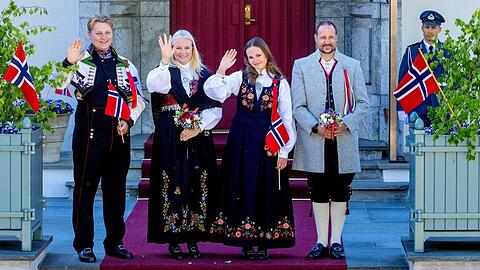 Prinzessin Ingrid Alexandra - hier mit ihrer Familie im Jahr 2025 - plant laut Vater Haakon eine baldige R&uuml;ckkehr in die Heimat.