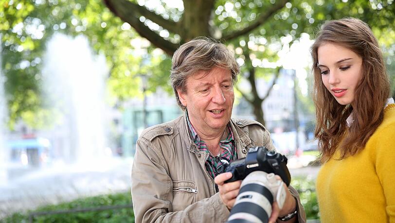 Fotograf Sigi Müller beim Shooting mit der amtierenden Schönen Münchnerin Marie. Fotograf Sigi Müller beim Shooting mit der amtierenden Schönen Münchnerin Marie.