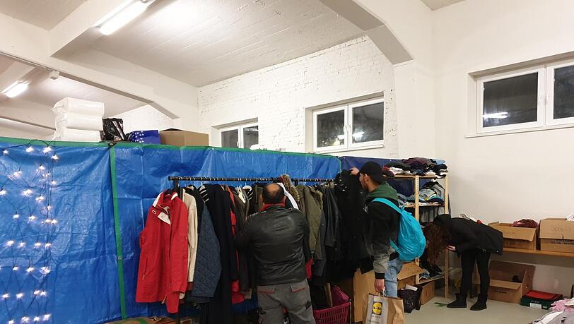 Die Obdachlosen brauchen warme Kleidung. Die Obdachlosen brauchen warme Kleidung.